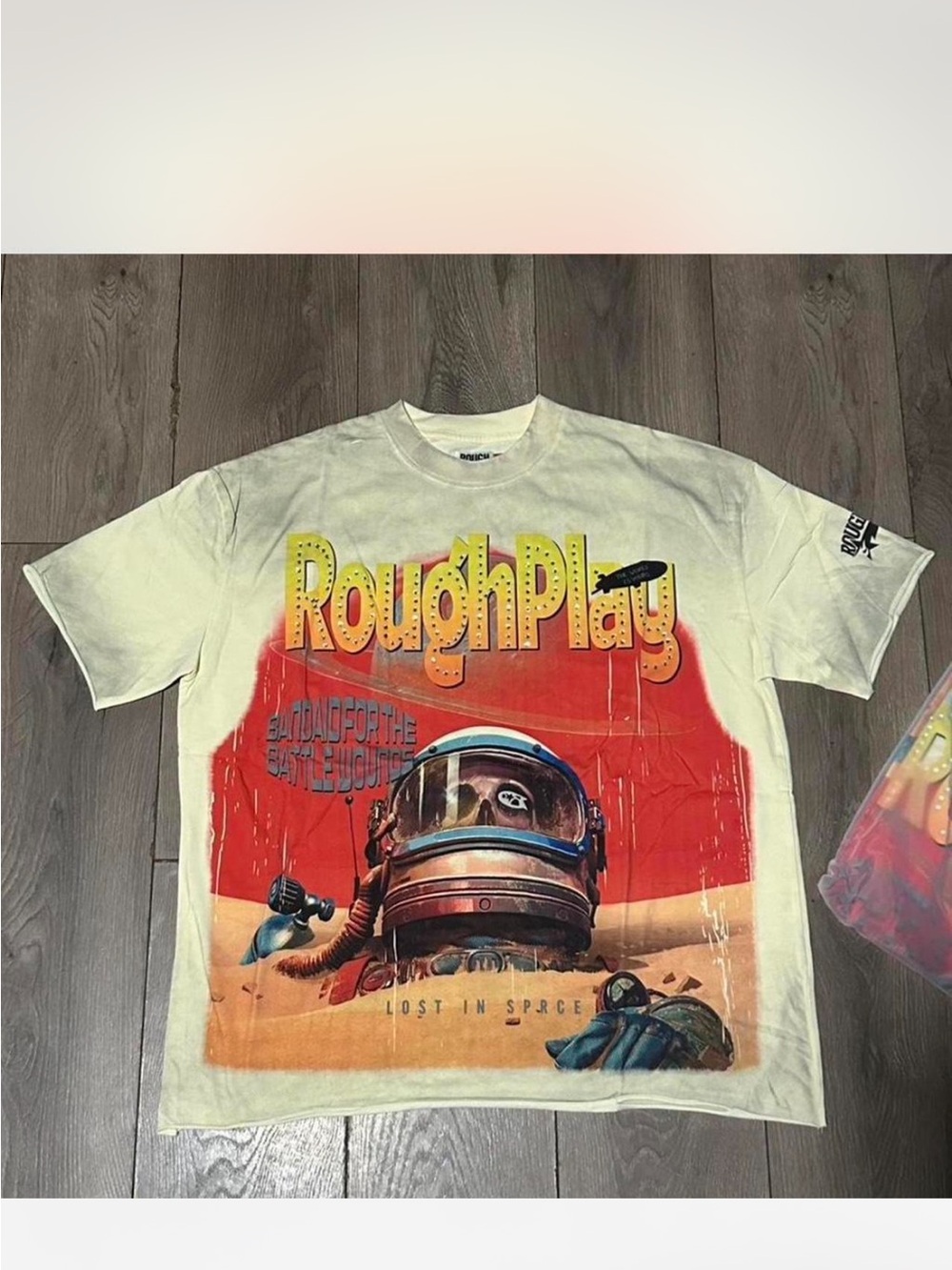 roughPlay Lost in Space' Graphic Short Sleeve Tee - Cream